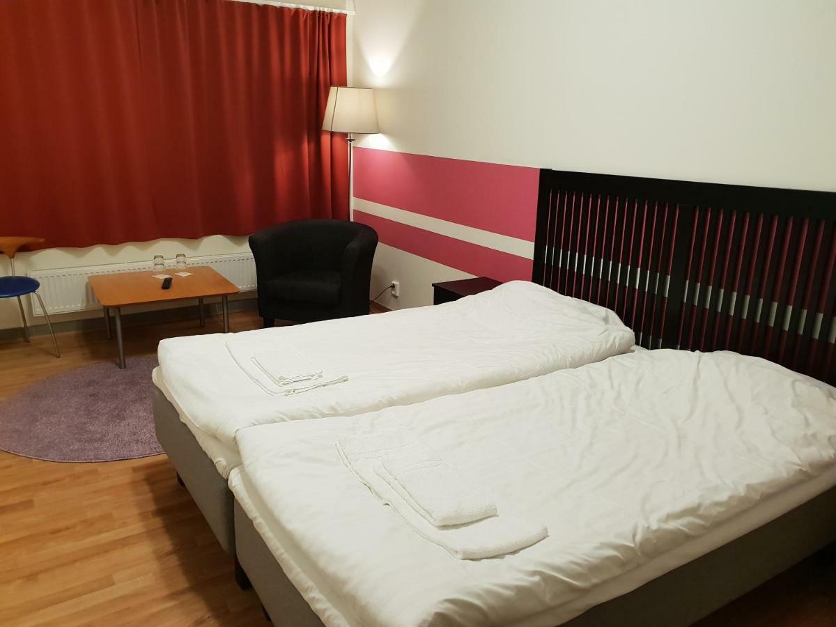 Trestads Restaurang Hotell&Pensionat Vanersborg Ngoại thất bức ảnh